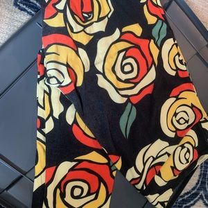 LuLaRoe Disney roses TC leggings